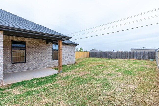 Building Photo - 8001 Sawdust Trl