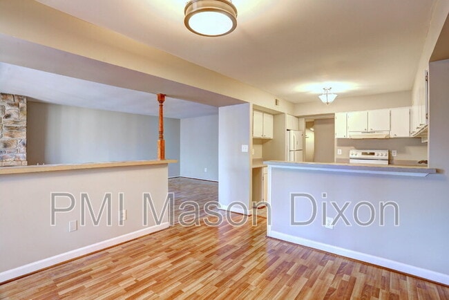 Building Photo - 5681 Harpers Farm Rd