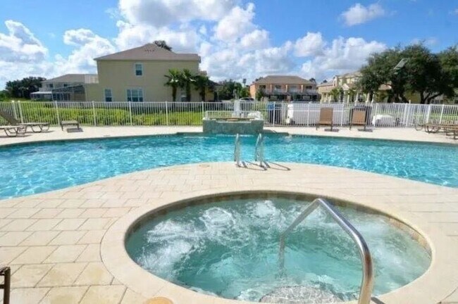Building Photo - 1707 Retreat Cir