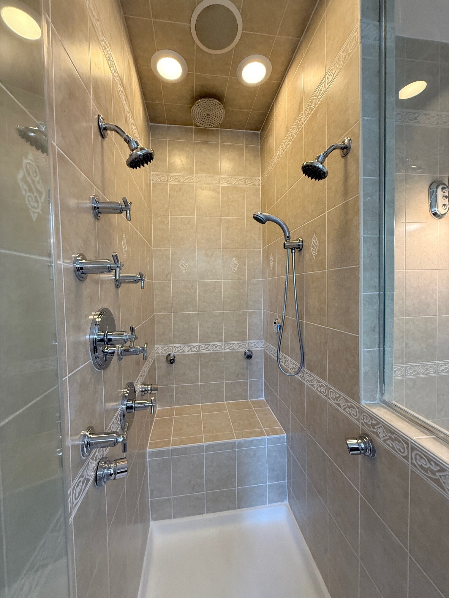 Building Photo - 2864 N River Walk Dr