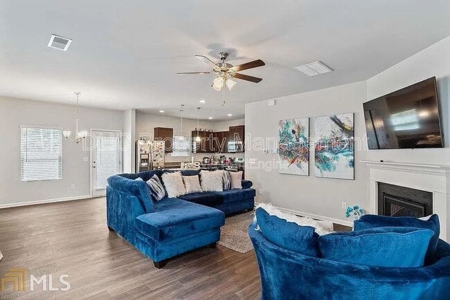 Building Photo - 4999 Rapahoe Trail