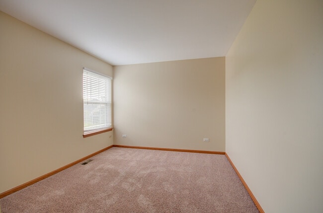 Building Photo - 520 Frieh Dr