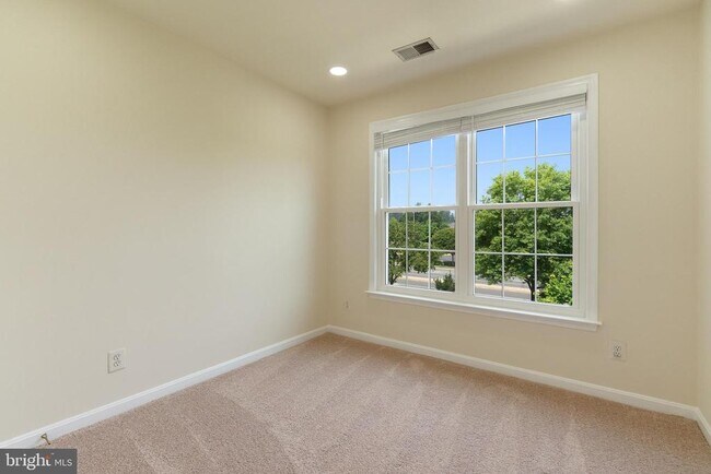 Building Photo - 5161 Sapphire Sky Ln