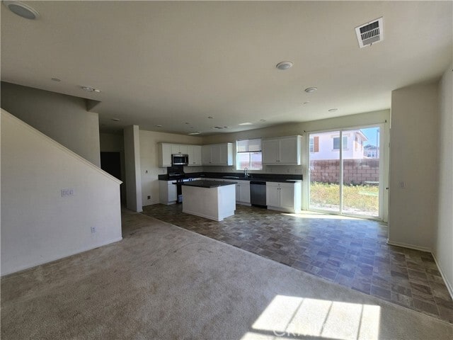 Building Photo - 16137 Blue Iris St