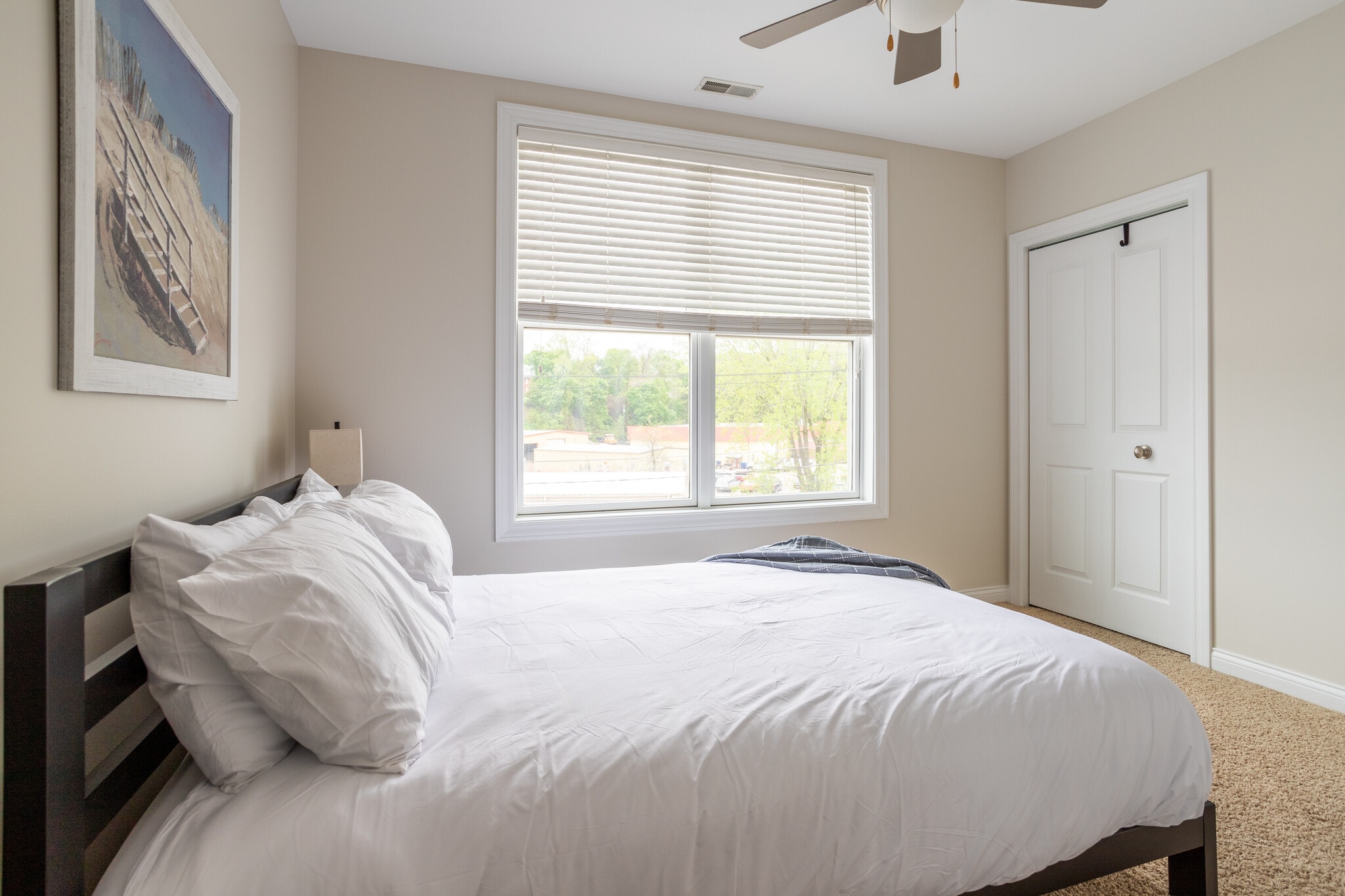3rd Room (Queen) - 1221 Broad St