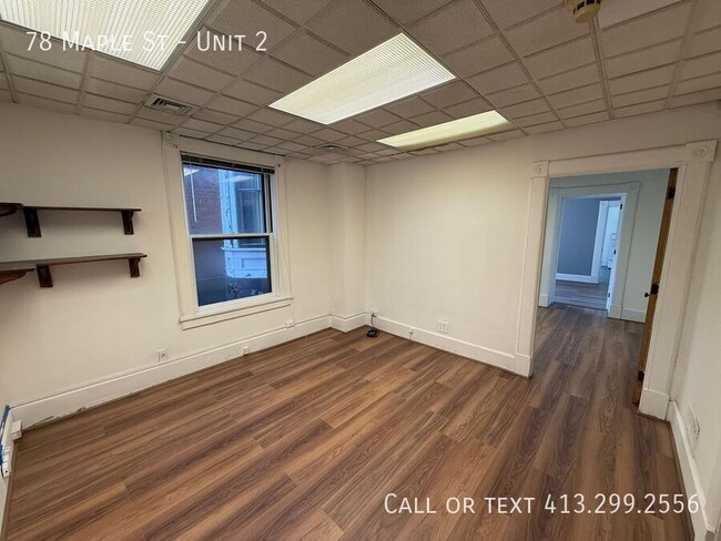 Building Photo - 78 Maple St
