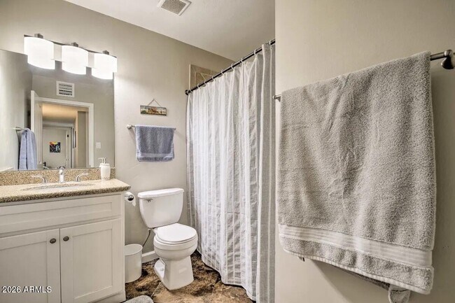 Building Photo - 609 S Priest Dr