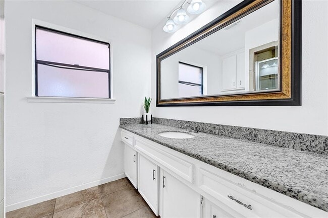 Building Photo - 2730 Mesquite Dr