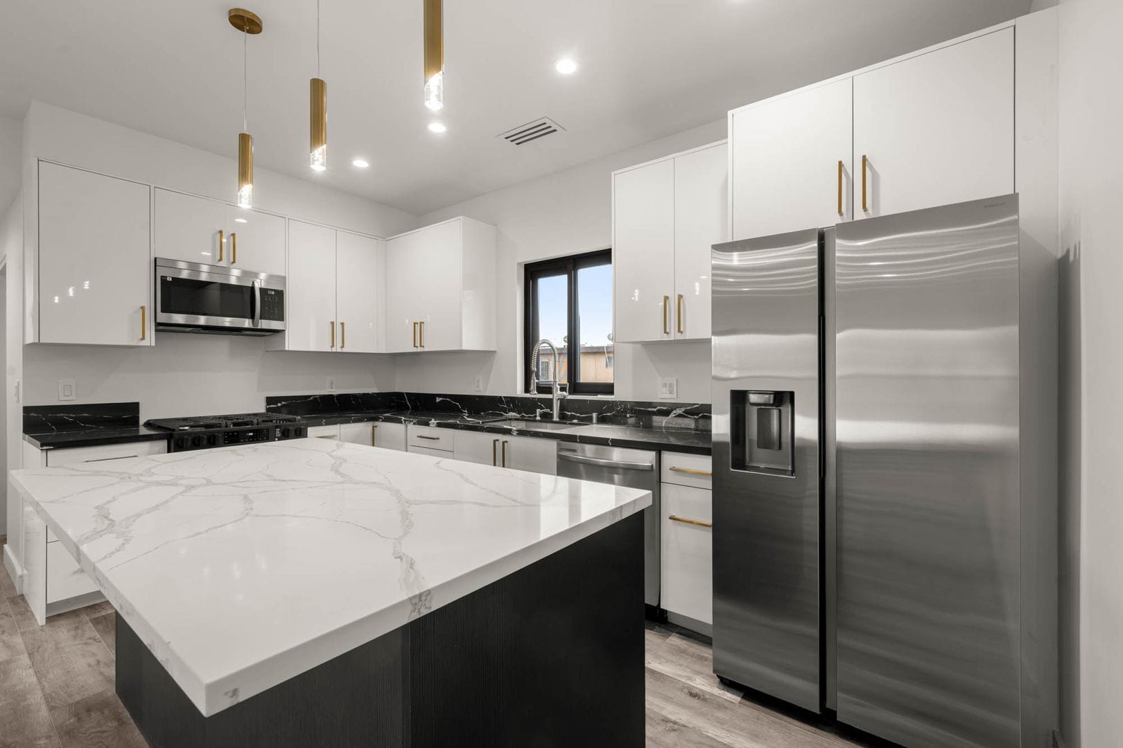 Building Photo - 1920-1922 S Sherbourne Dr