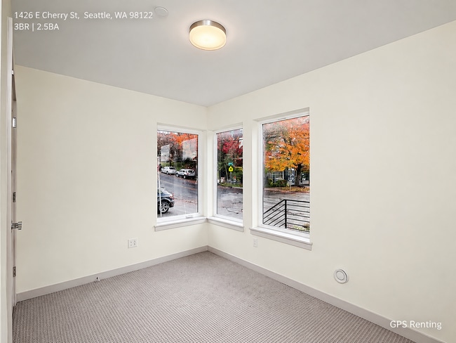 Building Photo - 1426 E Cherry St