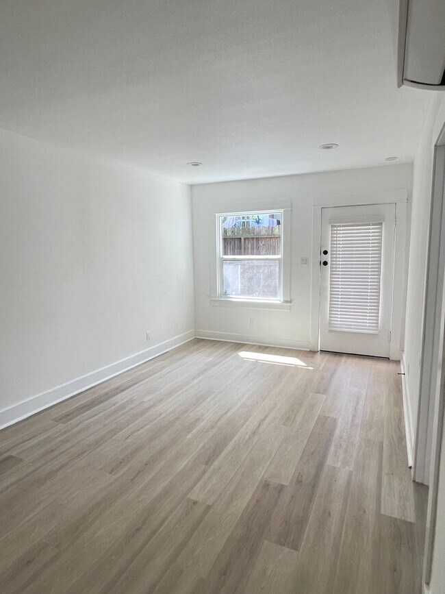 Building Photo - 108 S Guadalupe Ave