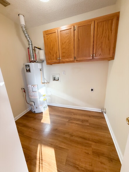 Building Photo - 412 E Pershing Ave