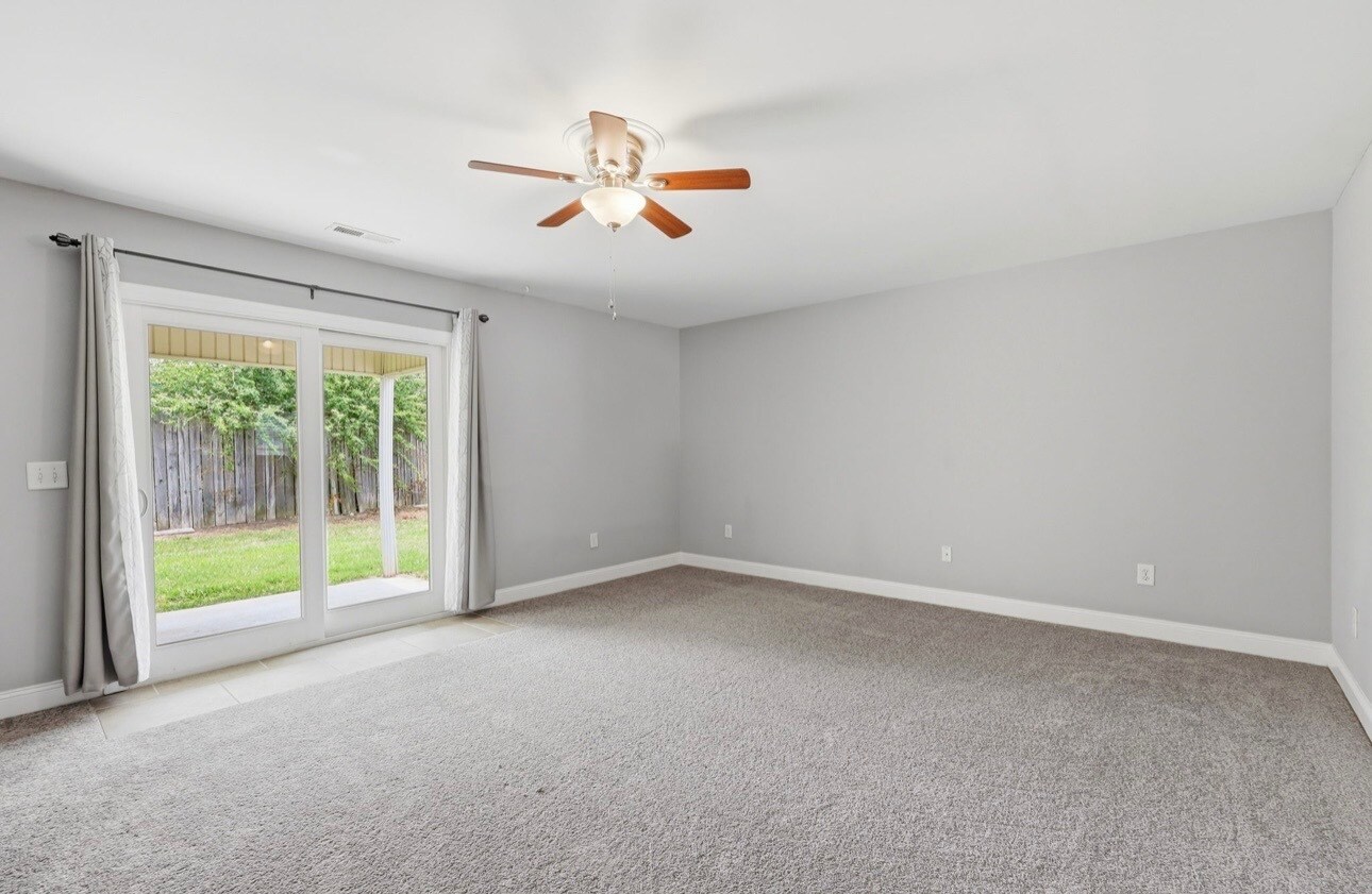 Building Photo - 1525 Pine Brook Ct