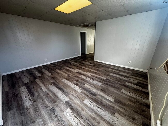 Building Photo - 3201 Southwest Dr