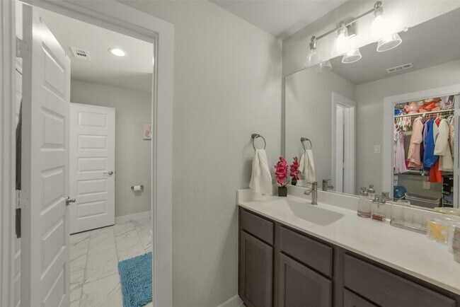 Building Photo - 23610 Iris Field Ct