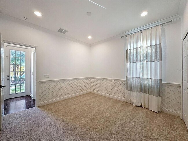 Building Photo - 10701 Laurel Vista Way