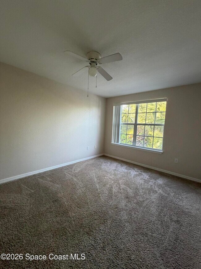Building Photo - 105 Turpial Way