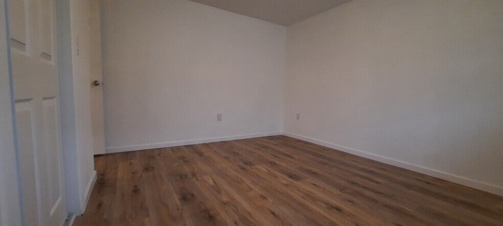 Building Photo - 4951 Elkner St