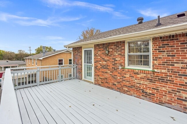 Building Photo - 2909 Cherry Hills Dr