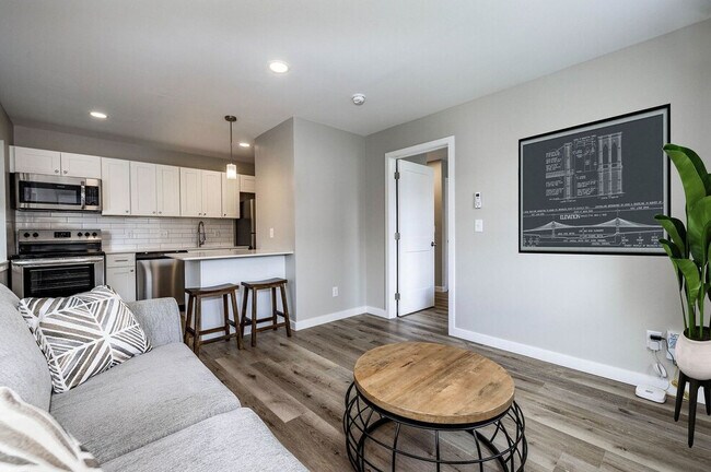 Building Photo - Ravine Apartments