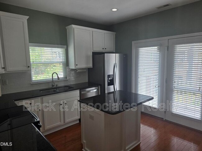 Building Photo - 124 Braeside Ct
