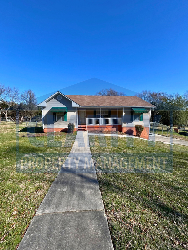 Building Photo - Unique three bedroom!