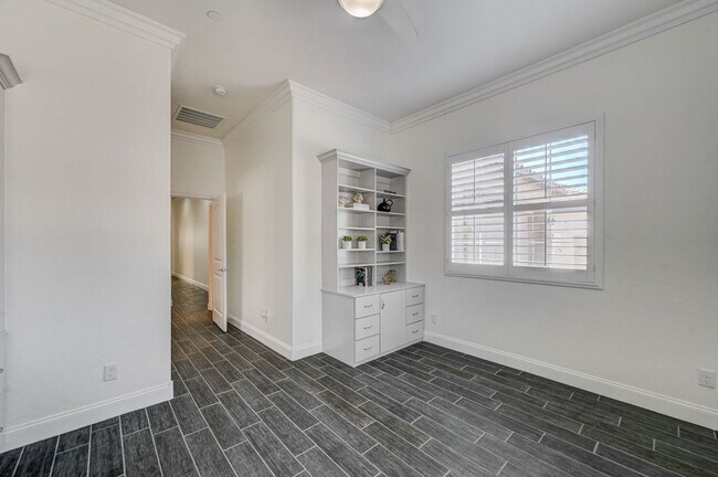 Building Photo - Luxury Single Story 3 Bedroom!