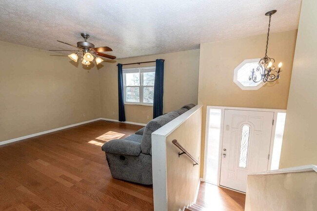 Building Photo - Knoxville 37912 - Coming Soon - 3 bedroom, 2.5 bath home - Contact Tom Parry (865) 607-3649