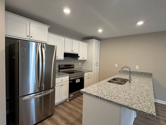 Building Photo - 213 Mountaindale Dr