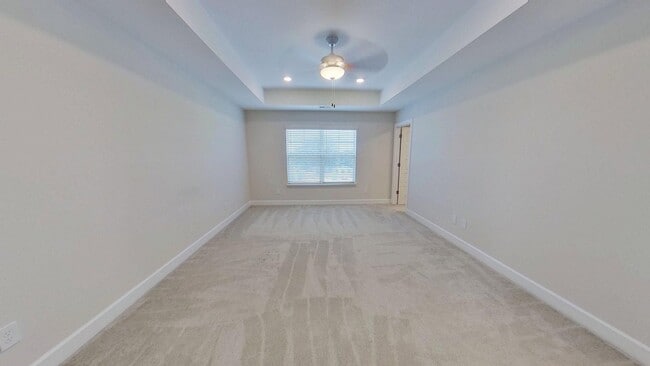 Building Photo - 327 Hollenbeck Pl