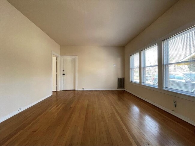 Building Photo - 1706 Hawthorne St