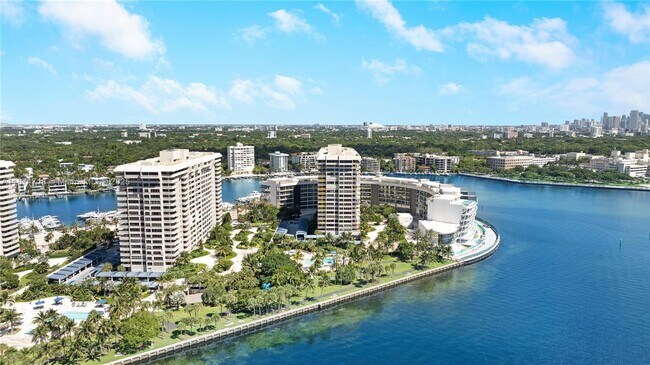Building Photo - 3 Grove Isle Dr