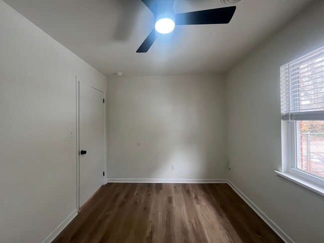 Building Photo - Newley renovated!