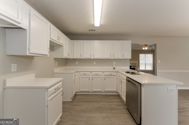Building Photo - 105 Timberwood Dr