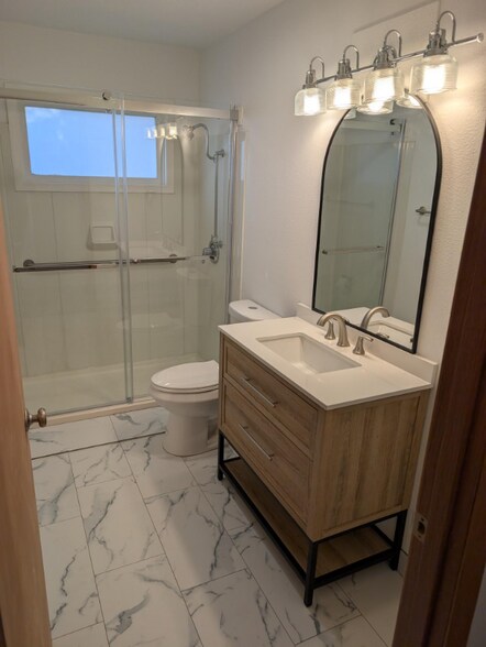 Building Photo - 1121 Dover St