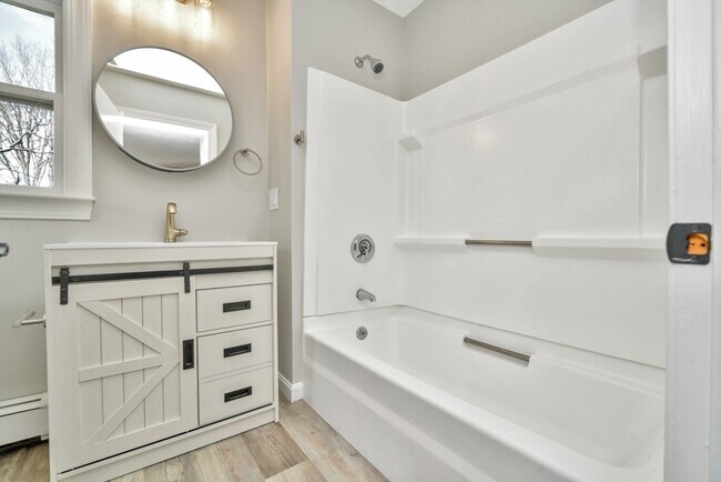 Building Photo - 1 Summer St