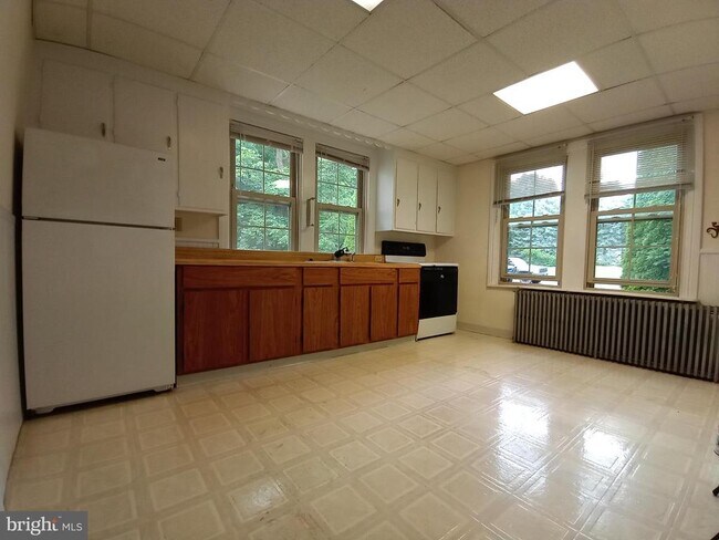 Building Photo - 1926 Hilltown Pike