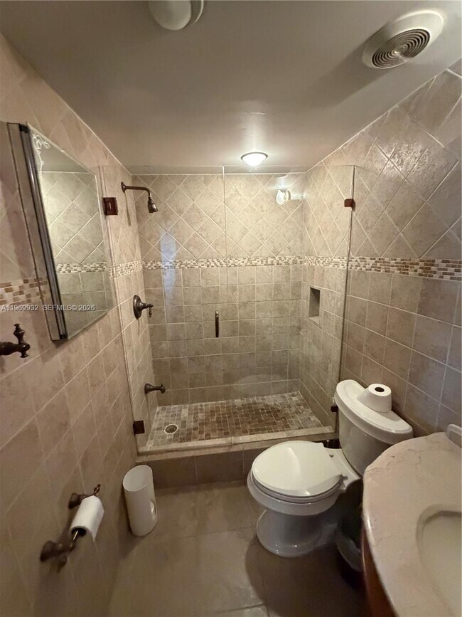 Building Photo - 710 N Ocean Blvd