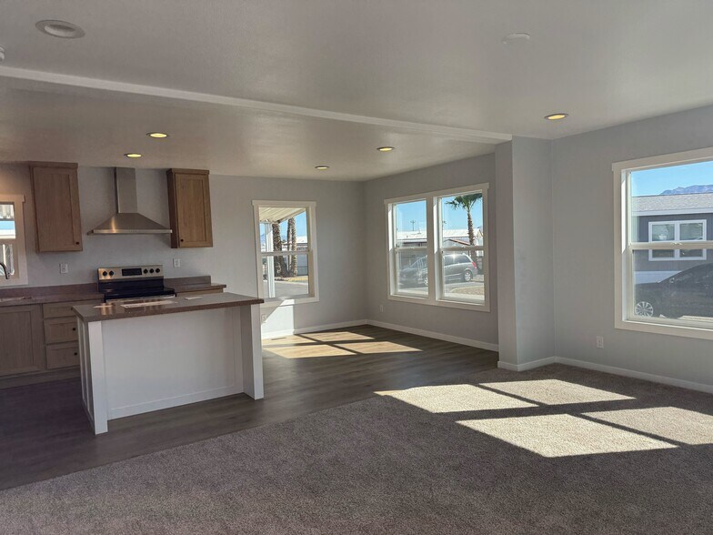 Building Photo - 2627 S Lamb Blvd