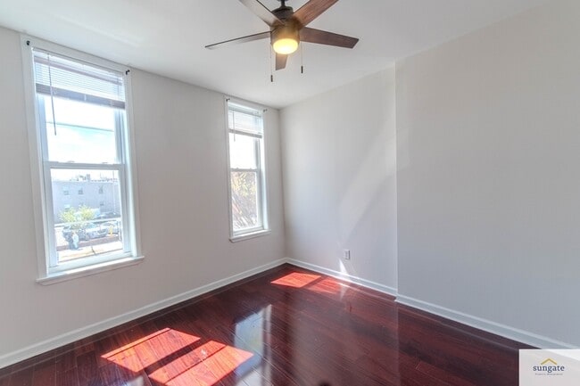 Building Photo - 2608 E Fayette St