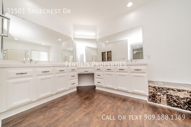 Building Photo - 31501 Sagecrest Dr
