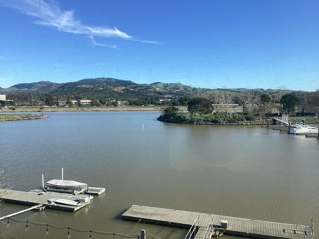 Building Photo - Napa Yacht Club Riverfront home in gated c...