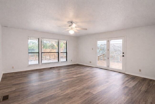 Building Photo - 2416 Birkdale Ln