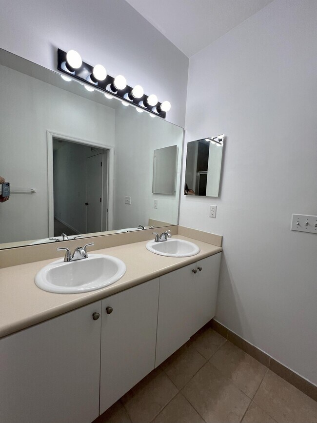 Building Photo - 8407 Bernwood Cove Loop