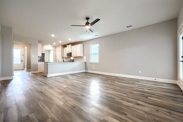 Building Photo - 909 Emerson Dr