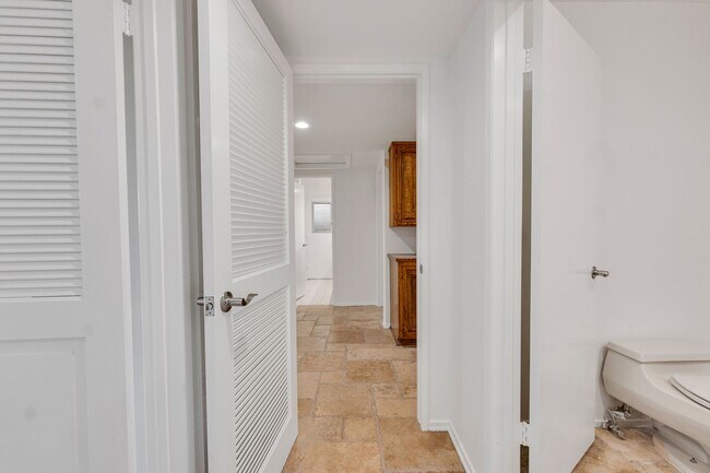 Building Photo - Perfect Entertaining Family Home with Larg...