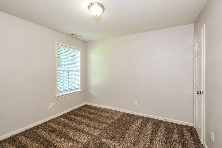 Building Photo - 204 Happy Trail