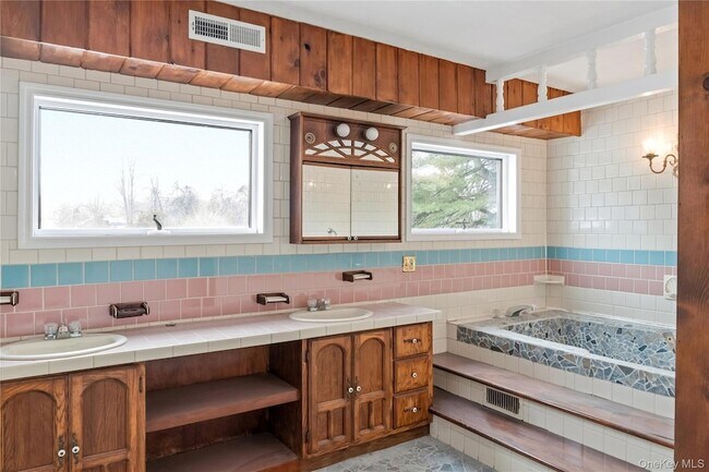 Building Photo - 378 Broadway