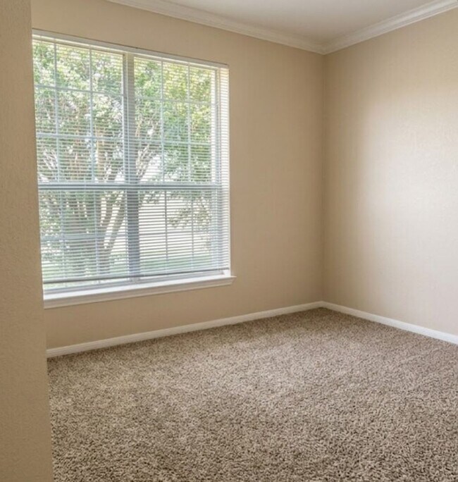 Building Photo - AVAILABLE NOW ; APPLY TODAY AT OUR WEBSITE!!!