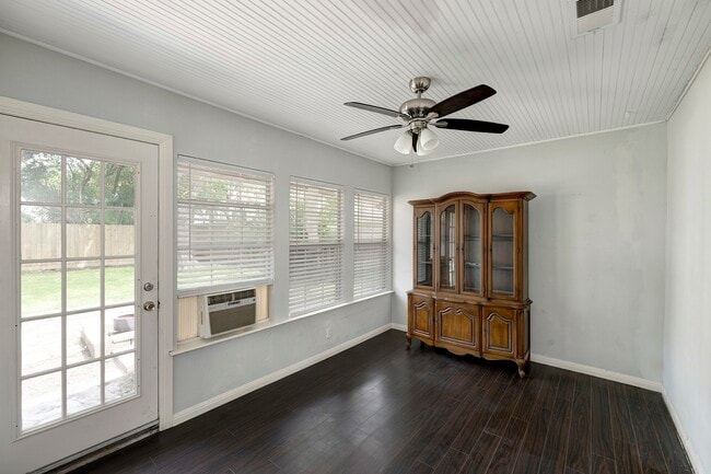 Building Photo - 4626 Evergreen St